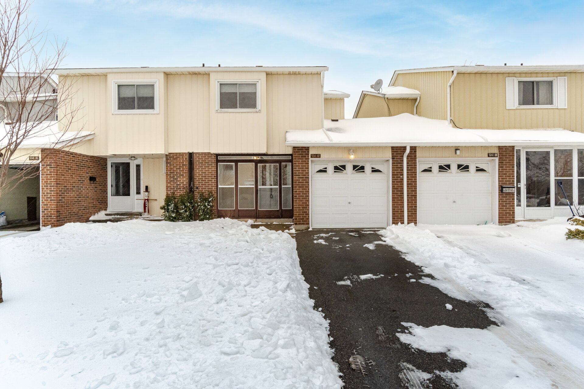 875041 Pinedale Avenue, Burlington Realmedia Tours