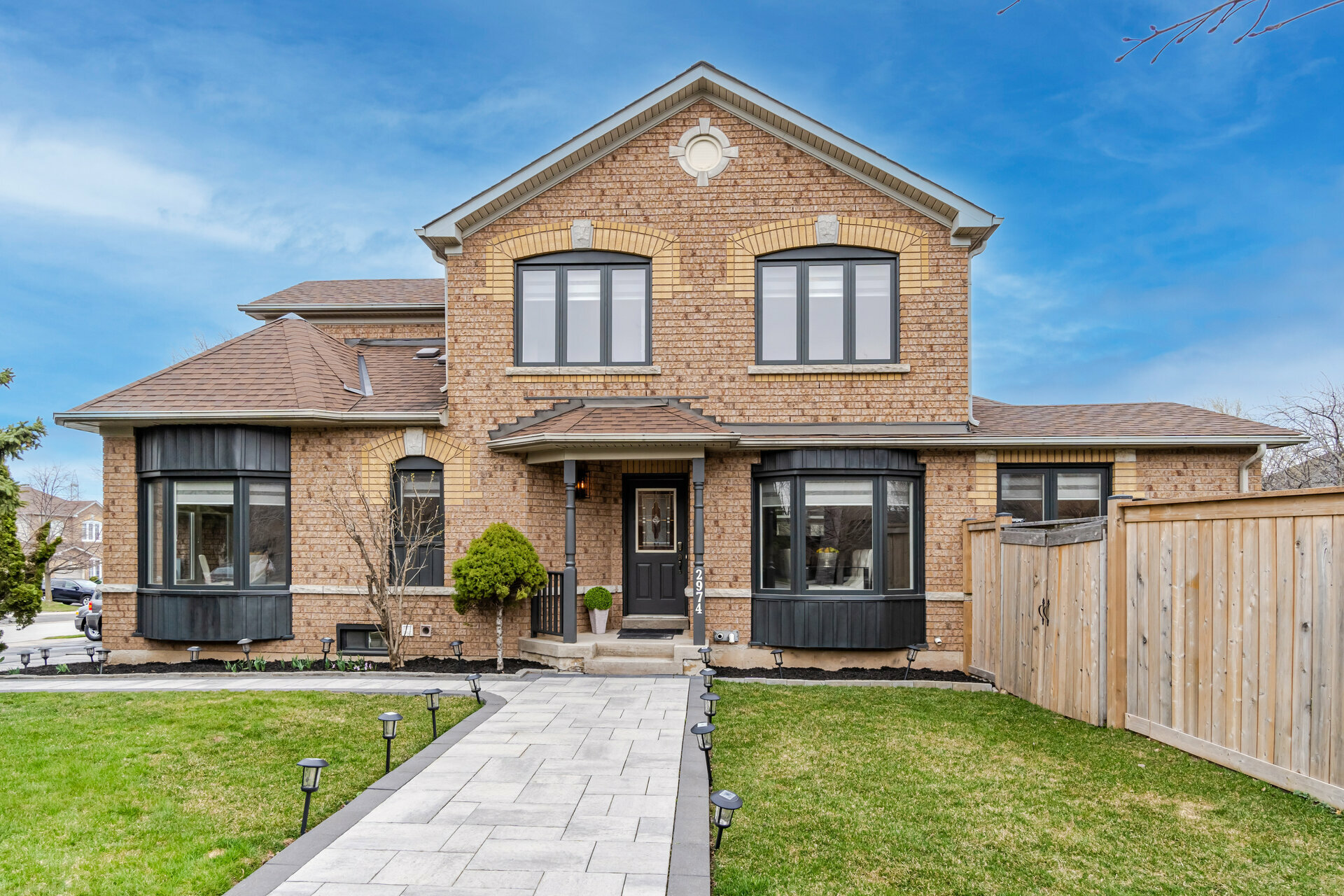 2974 Glover Lane, Burlington Realmedia Tours