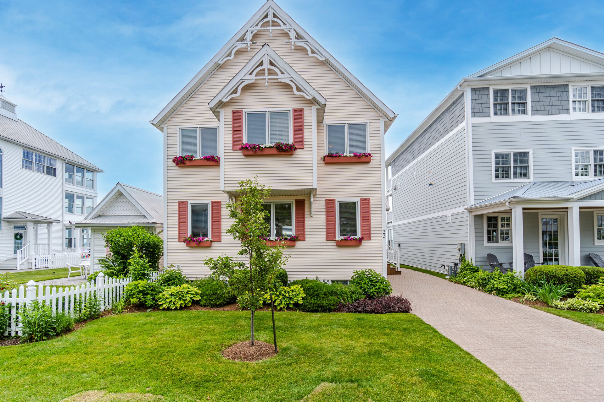 33 Promenade Way, Crystal Beach Tennis and Yacht Club Realmedia Tours