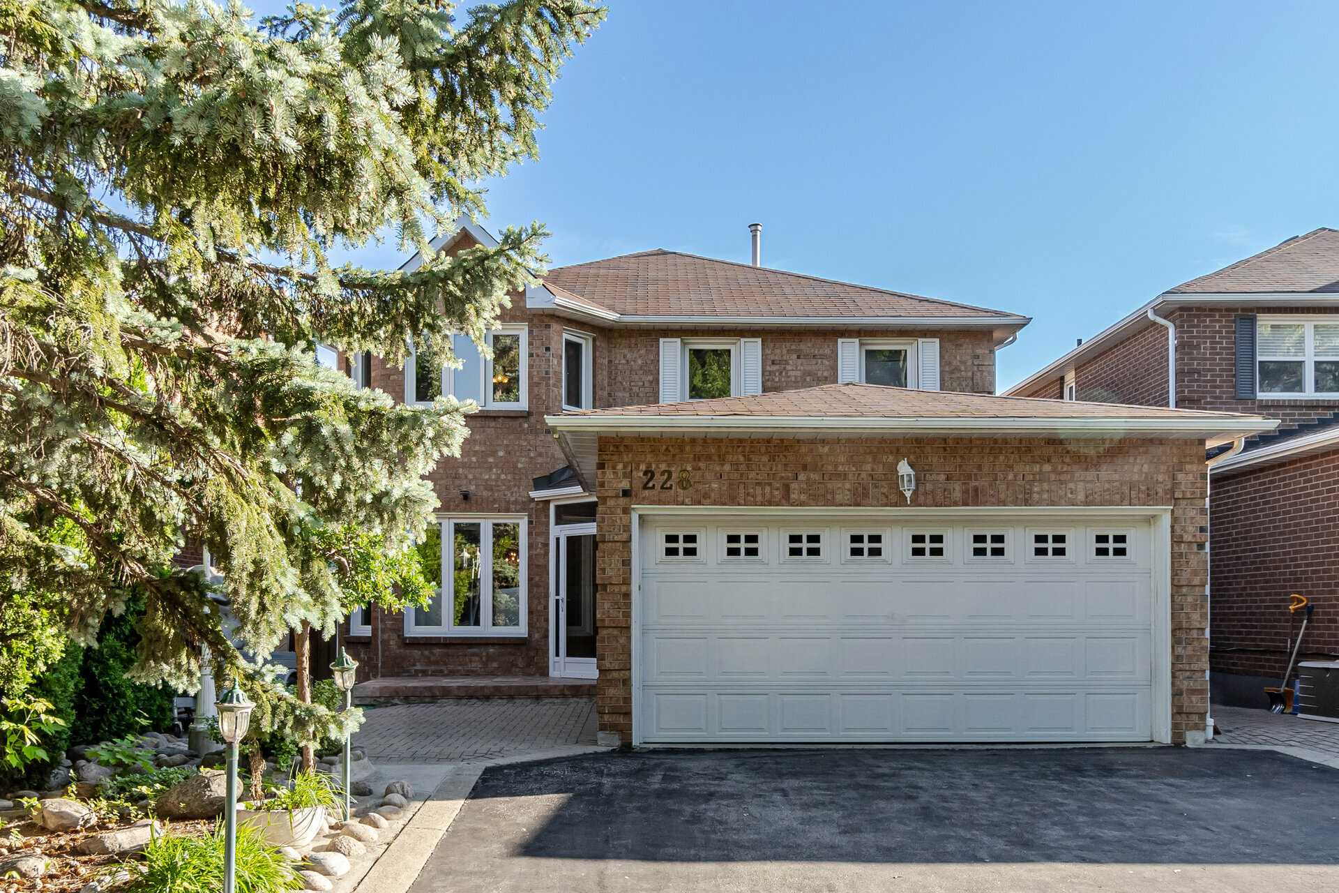 228 Greenock Drive, Maple Realmedia Tours