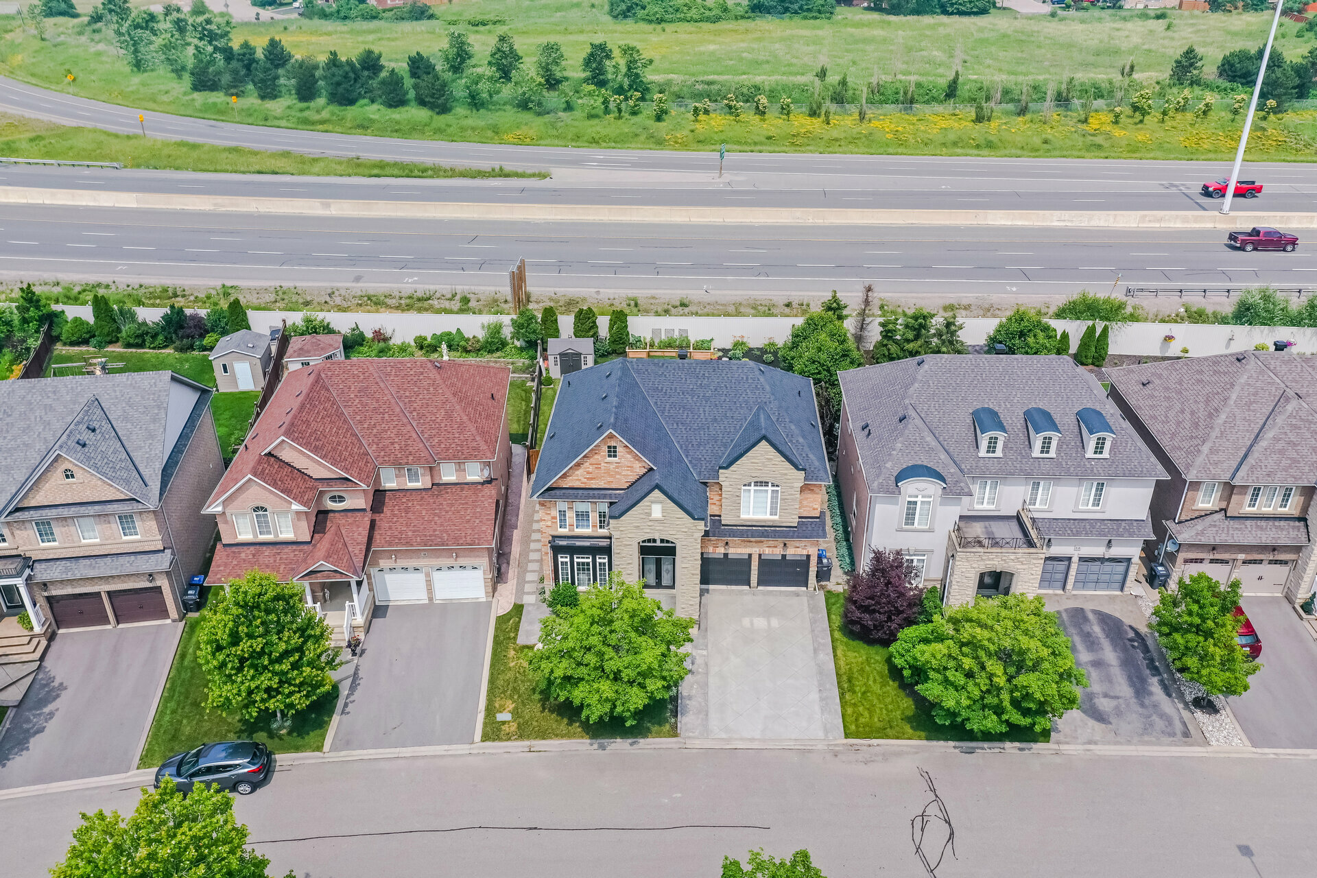 16 Lightheart Drive, Kleinburg Station Realmedia Tours