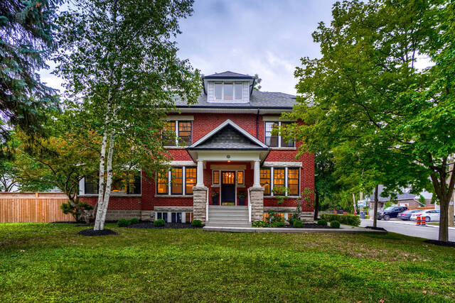 127 Main Street South, Brampton - photo 1