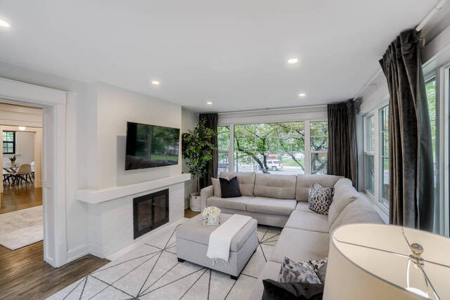 127 Main Street South, Brampton - photo 32