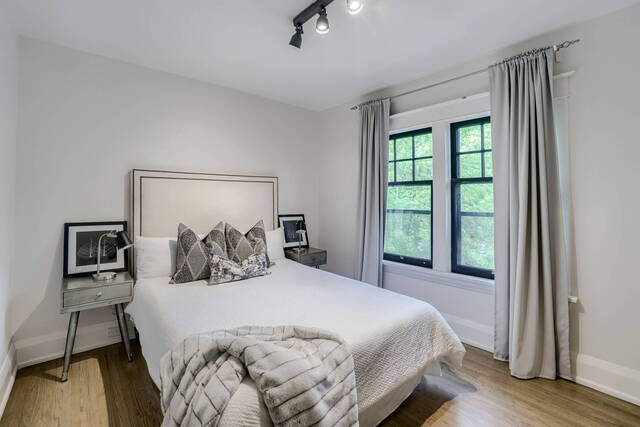 127 Main Street South, Brampton - photo 56