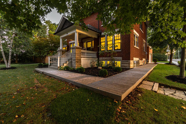127 Main Street South, Brampton - photo 12