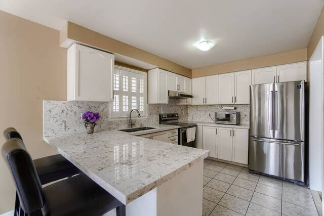 22 Hillsburgh Drive, Brampton - photo 17