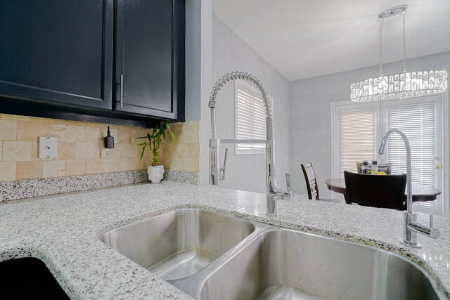 5 Regis Circle, Brampton - photo 18