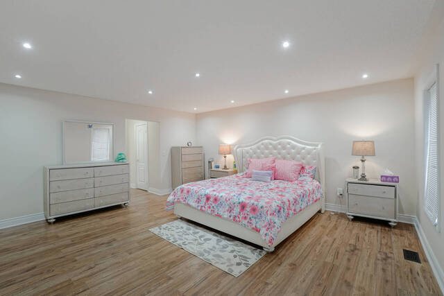 5 Regis Circle, Brampton - photo 33