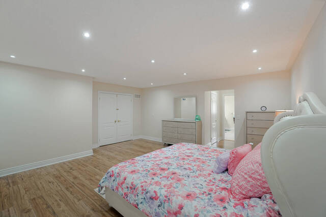 5 Regis Circle, Brampton - photo 34
