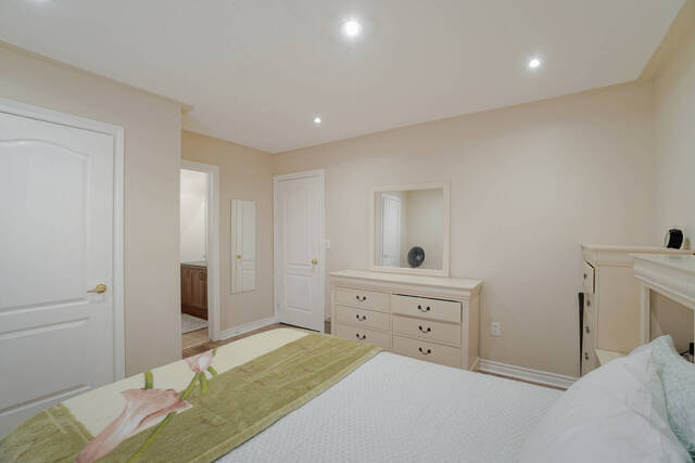 5 Regis Circle, Brampton - photo 44