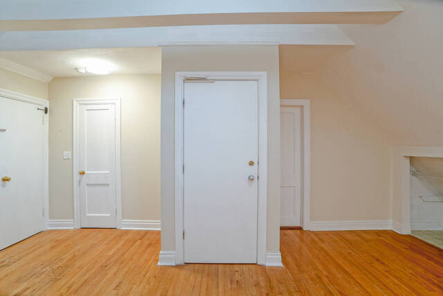 26 Castle View Avenue, Toronto - photo 5