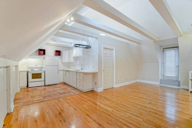 26 Castle View Avenue, Toronto - photo 14