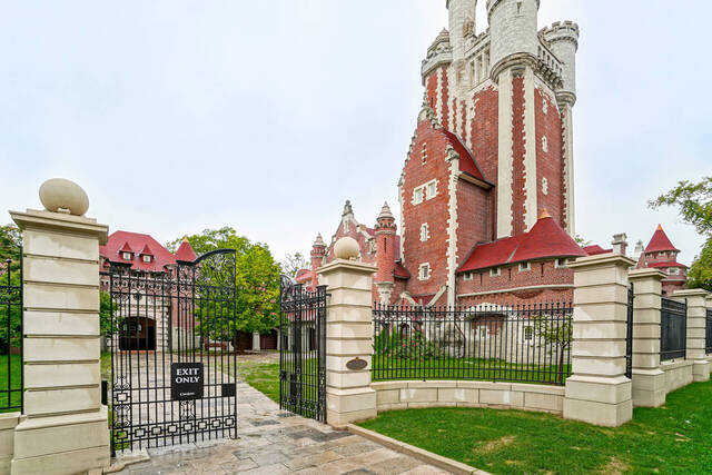 26 Castle View Avenue, Toronto - photo 24
