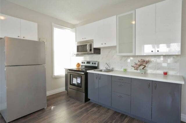 kitchen staged 3.jpg