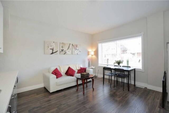 kitchen staged 4.jpg