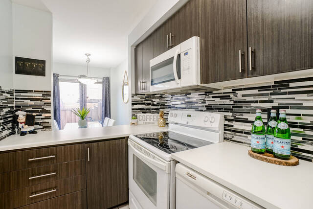 65 Goldenlight Circle, Brampton - photo 9