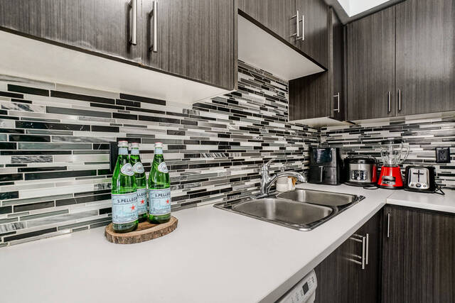 65 Goldenlight Circle, Brampton - photo 10