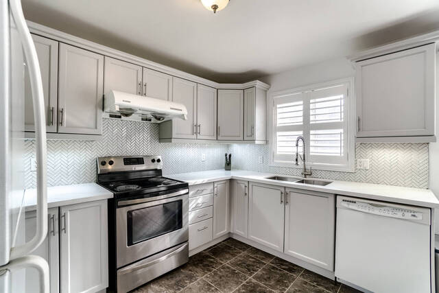 55 Blaydon Lane, Aurora - photo 15