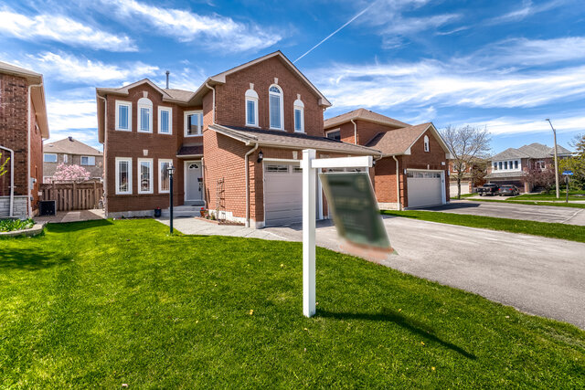 5370 Fallingbrook Drive, Mississauga - photo 2