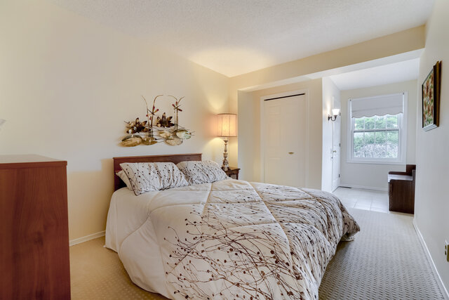 547 Arlington Boulevard, Burlington - photo 11