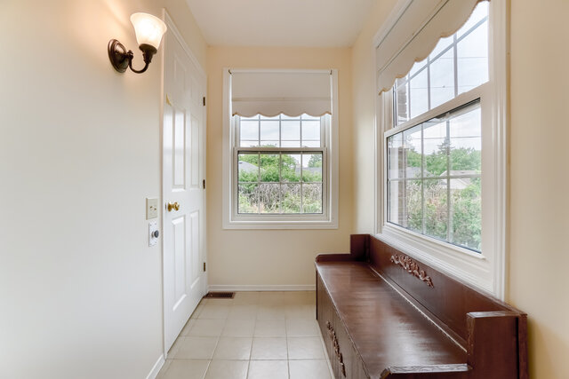 547 Arlington Boulevard, Burlington - photo 12