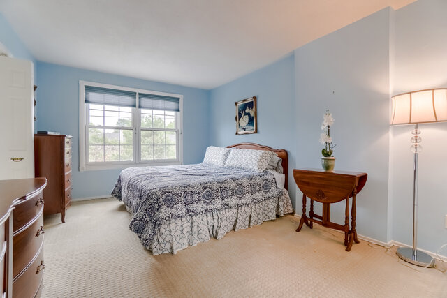 547 Arlington Boulevard, Burlington - photo 13
