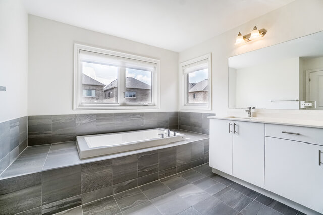 33 Holland Vista Street, East Gwillimbury - photo 31