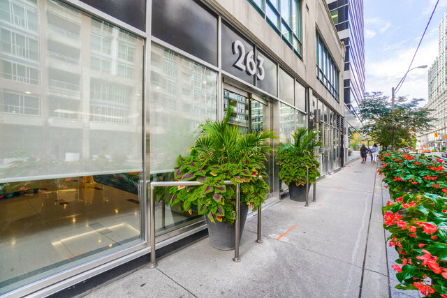 #1101-263 Wellington Street West, Toronto - photo 4