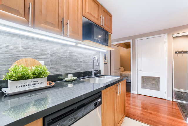 #1101-263 Wellington Street West, Toronto - photo 12