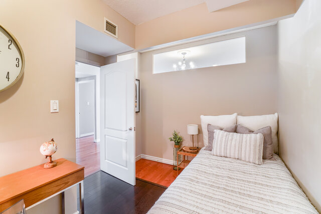 #1101-263 Wellington Street West, Toronto - photo 25