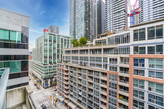 #1101-263 Wellington Street West, Toronto - photo 31