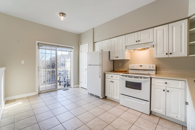5045 Bidwell commons, Burlington - photo 8
