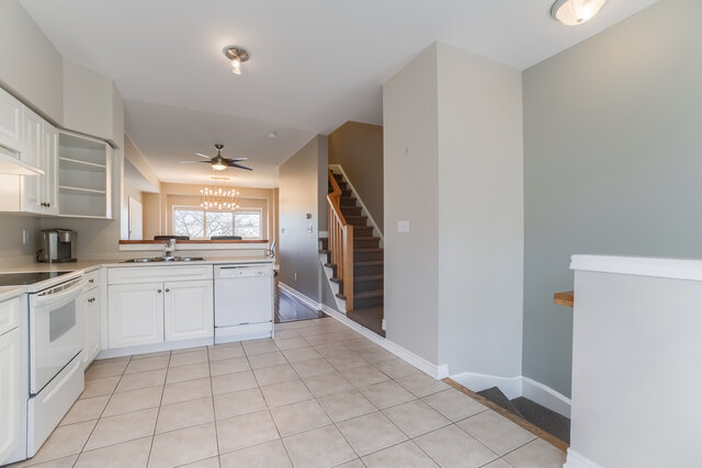 5045 Bidwell commons, Burlington - photo 10