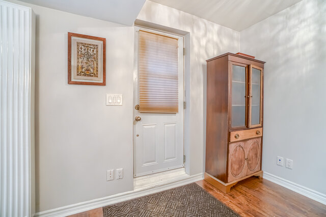 118 Mavety Street, Toronto - photo 5