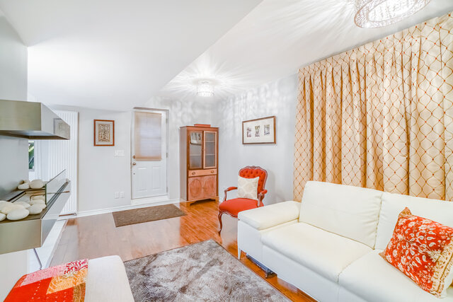 118 Mavety Street, Toronto - photo 8
