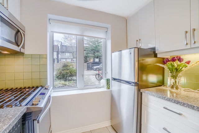 118 Mavety Street, Toronto - photo 13