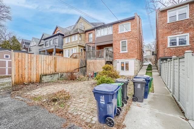 118 Mavety Street, Toronto - photo 28
