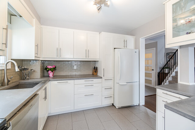 24 Mitchell Avenue, Brampton - photo 16
