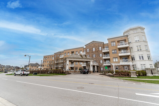 #115-80 Burns Boulevard, King City - photo 1