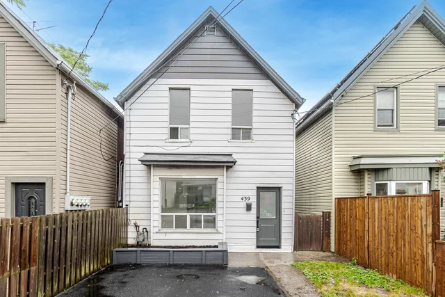 439 Ferguson Avenue North, Hamilton - photo 1