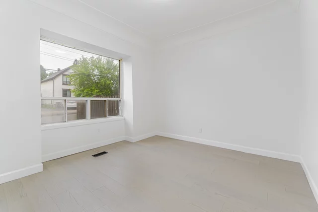 439 Ferguson Avenue North, Hamilton - photo 9