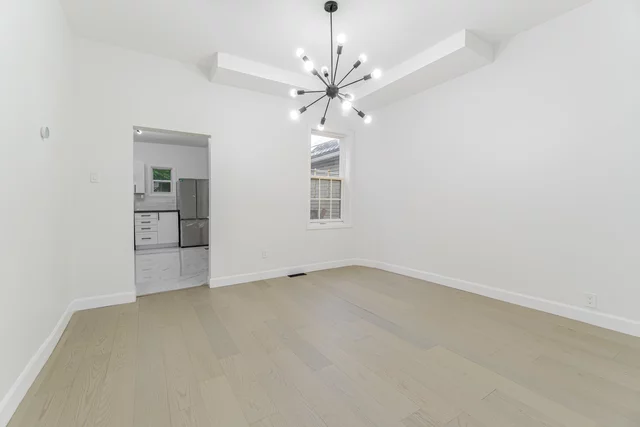 439 Ferguson Avenue North, Hamilton - photo 13