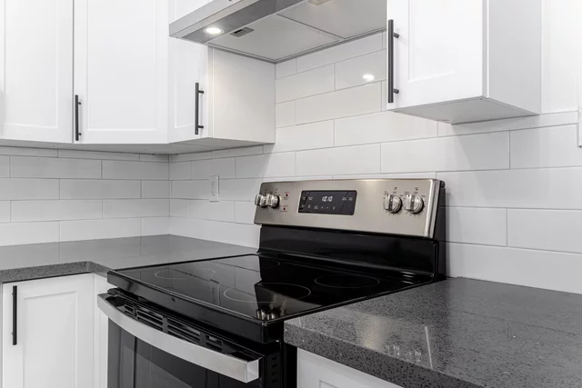 439 Ferguson Avenue North, Hamilton - photo 18