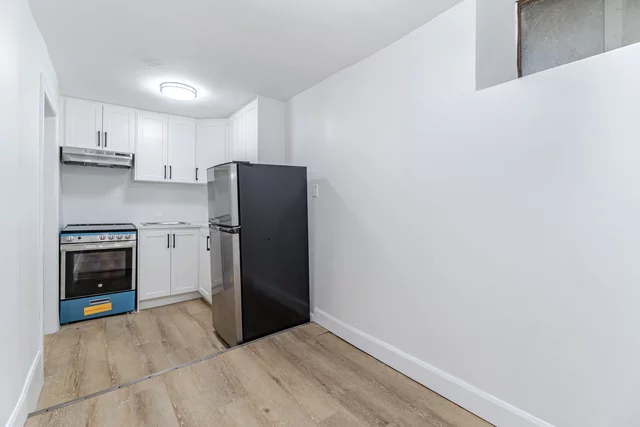 439 Ferguson Avenue North, Hamilton - photo 37