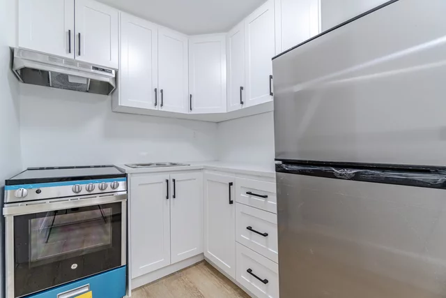 439 Ferguson Avenue North, Hamilton - photo 38
