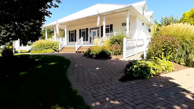 34-CLUBHOUSE PIC.jpg