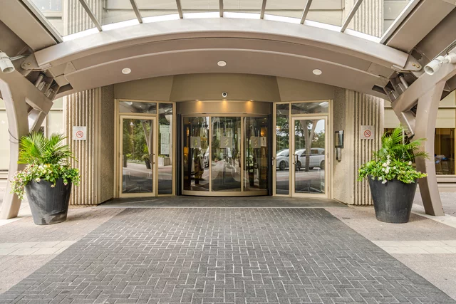 #1910-2045 Lake Shore Boulevard West, Etobicoke - photo 3