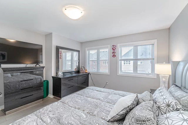 18 Isle Royal Terrace, Brampton - photo 27