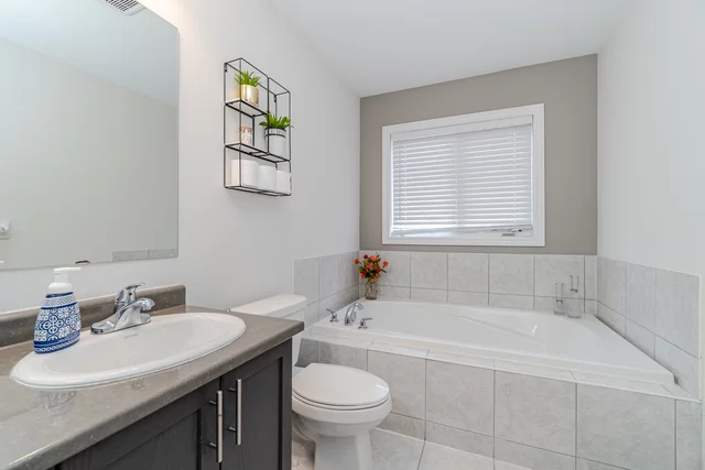 18 Isle Royal Terrace, Brampton - photo 30