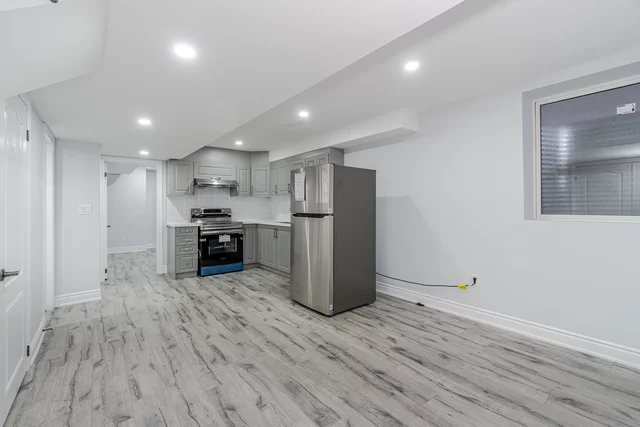 18 Isle Royal Terrace, Brampton - photo 38